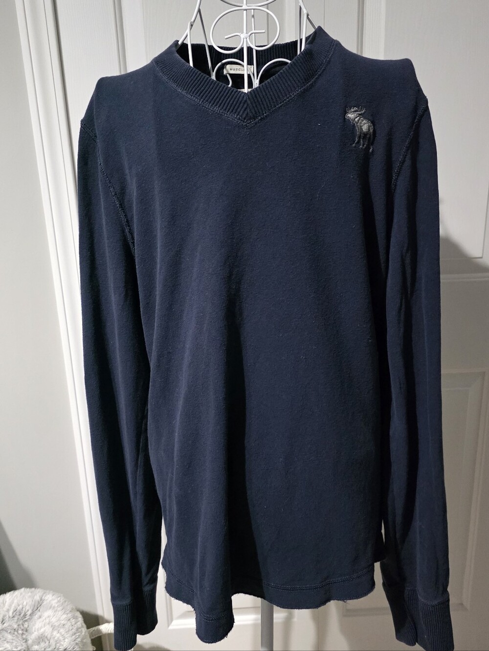 Abercrombie & Fitch Muscle Navy V‑Neck Long Sleeve Pullover